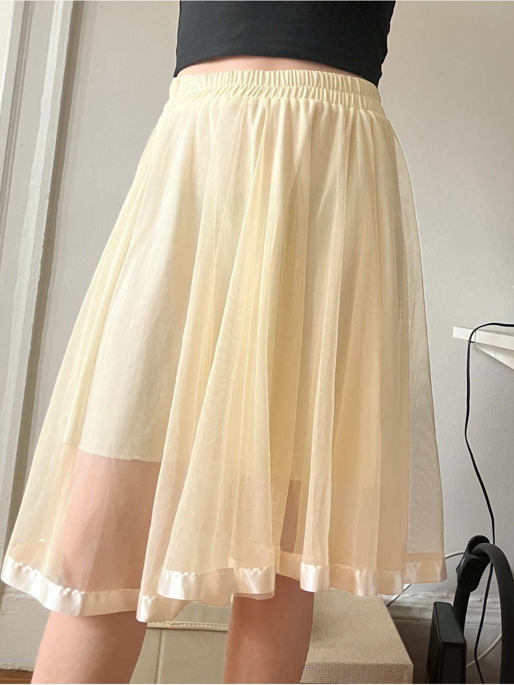 Pale yellow/cream flouncy ballet skirt